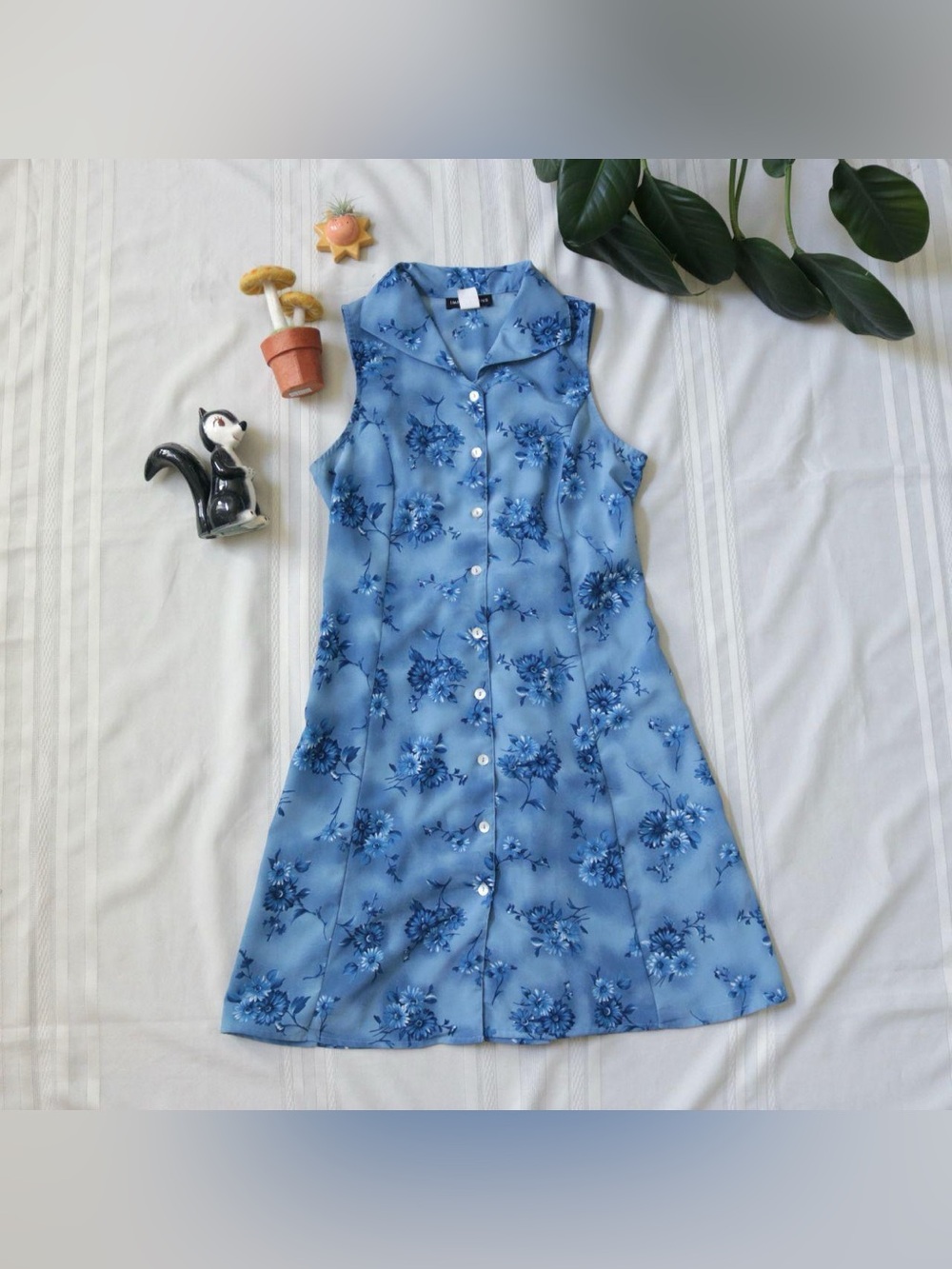 Blue floral collared sleeveless back tie dress